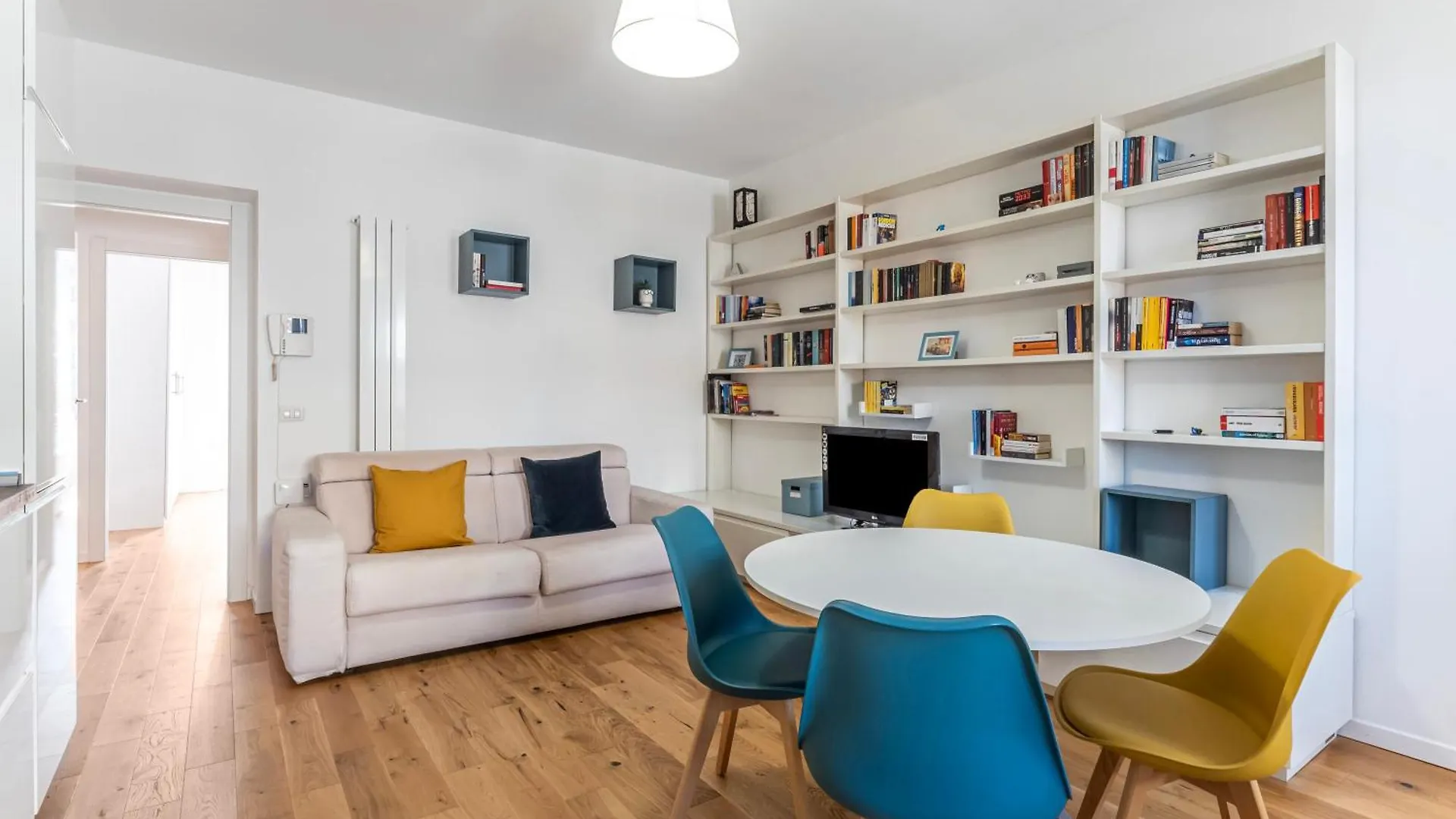 Bright Apartment 700M From Dergano M3 Milan
