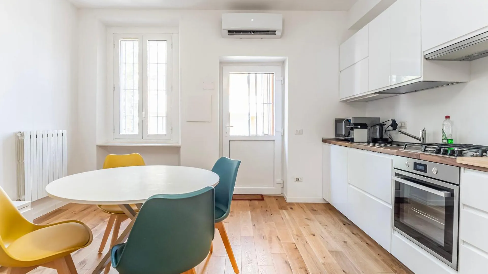 Bright Apartment 700M From Dergano M3 米兰