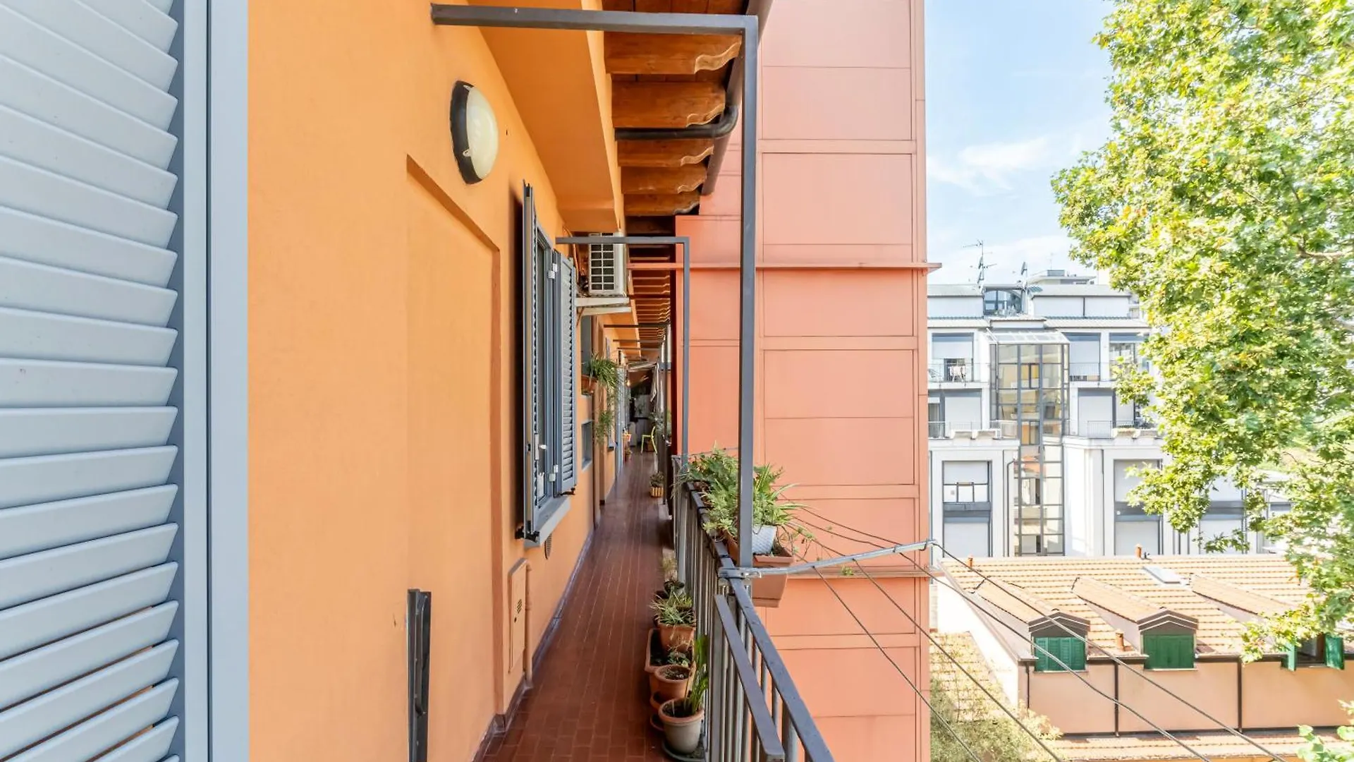 Bright Apartment 700M From Dergano M3 米兰