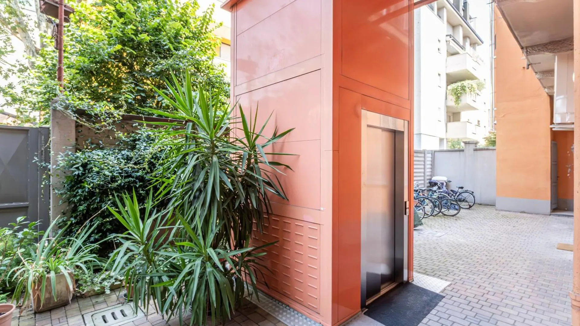 Bright Apartment 700M From Dergano M3 米兰 0*,